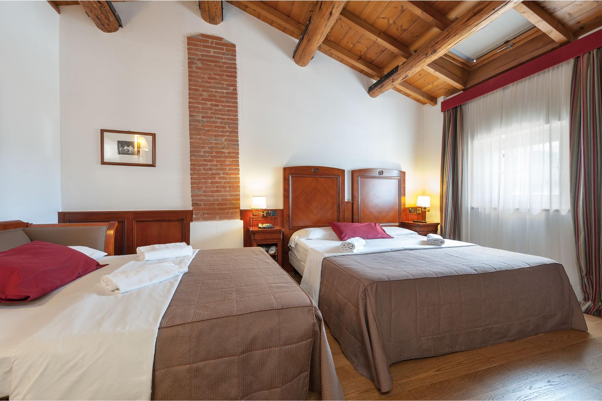Hotel Villa Malaspina Castel d'Azzano Ngoại thất bức ảnh