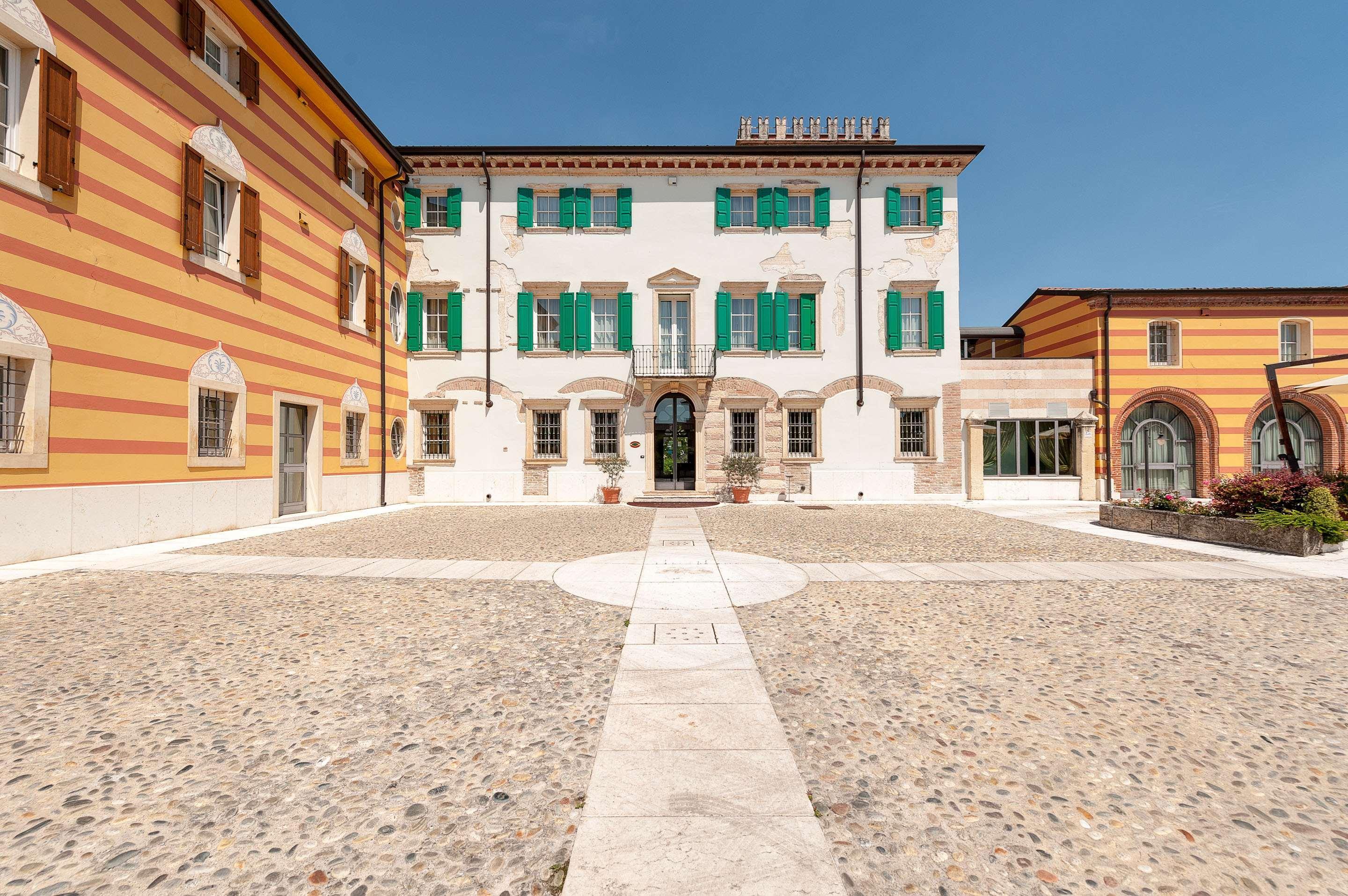 Hotel Villa Malaspina Castel d'Azzano Ngoại thất bức ảnh