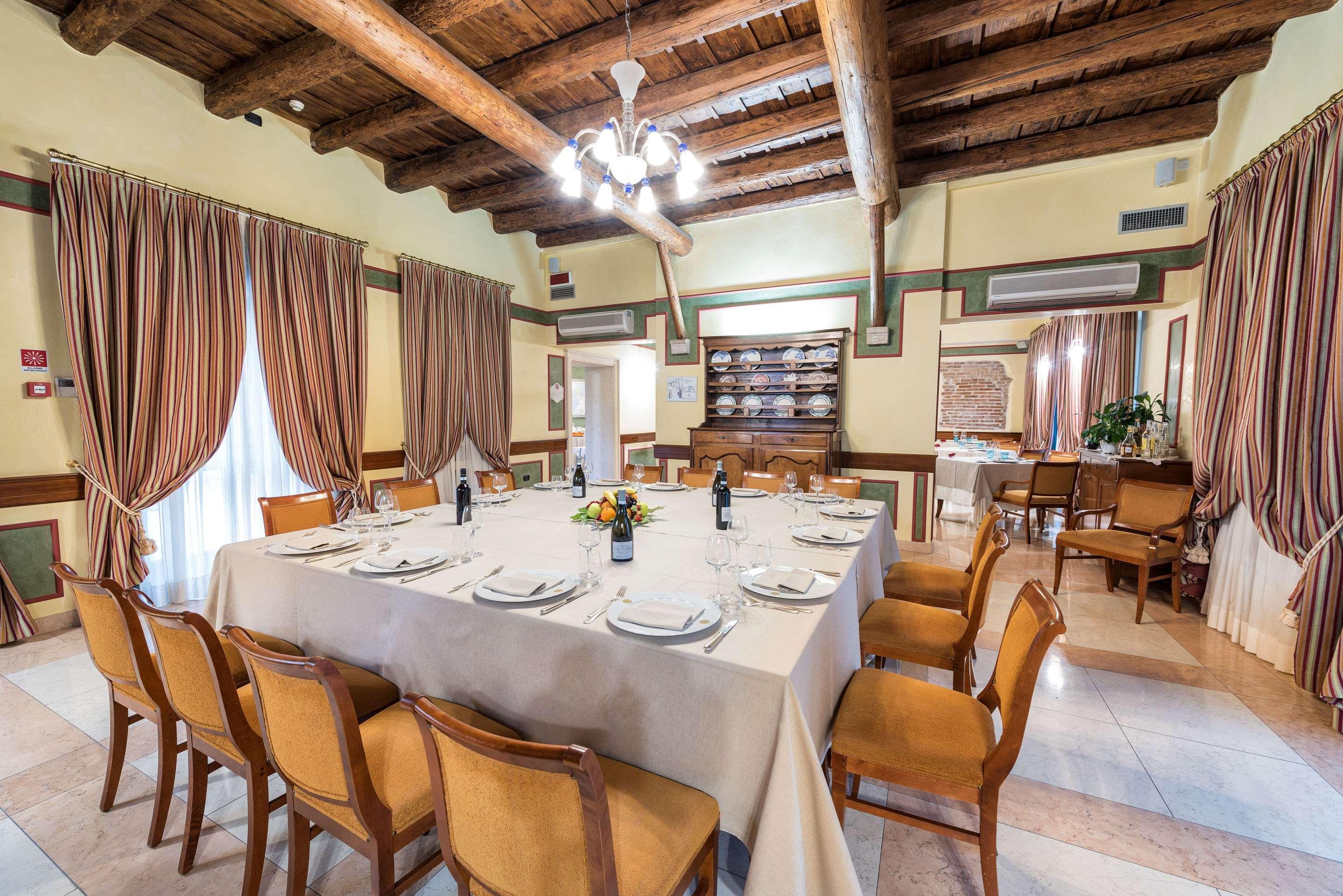 Hotel Villa Malaspina Castel d'Azzano Ngoại thất bức ảnh