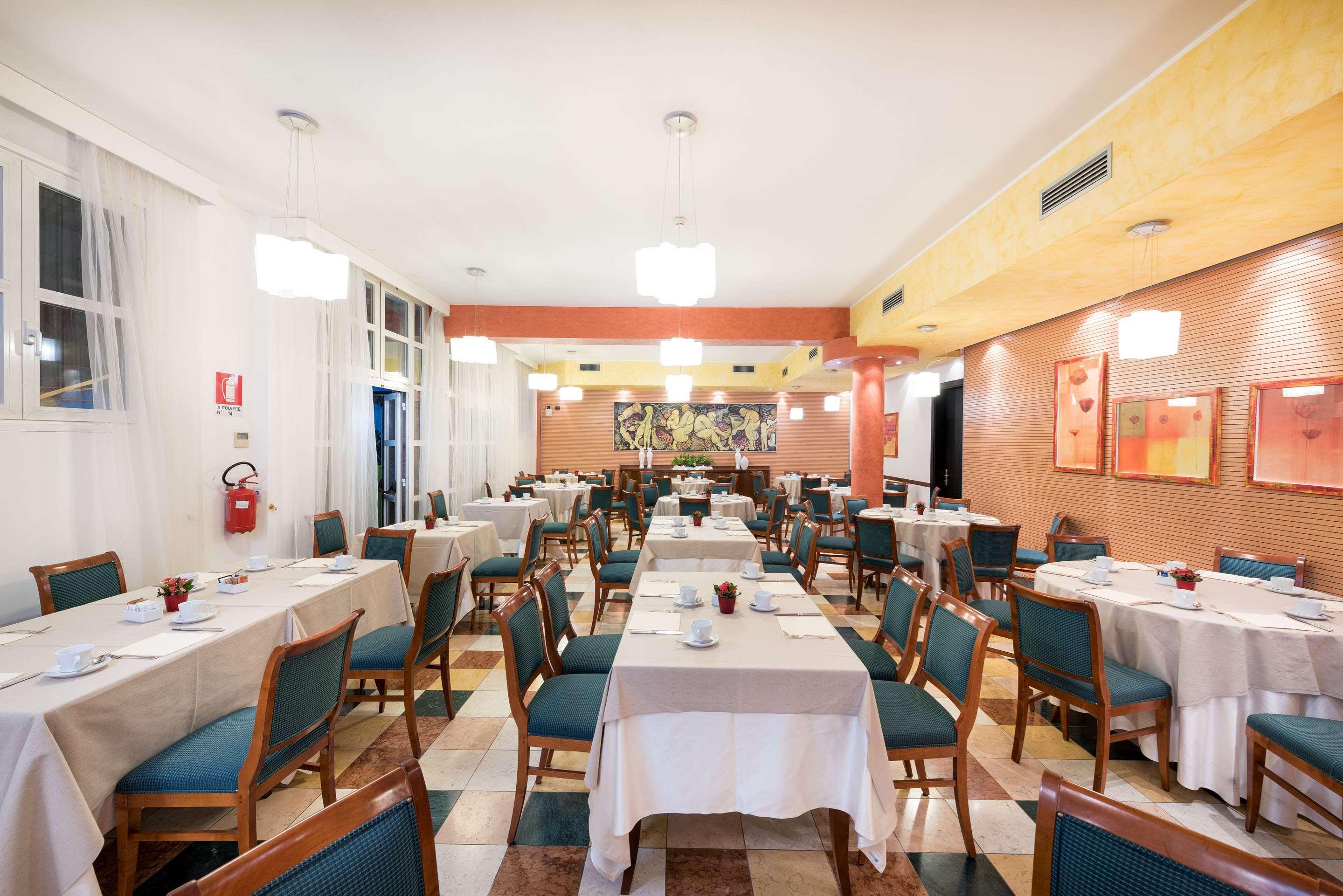 Hotel Villa Malaspina Castel d'Azzano Ngoại thất bức ảnh