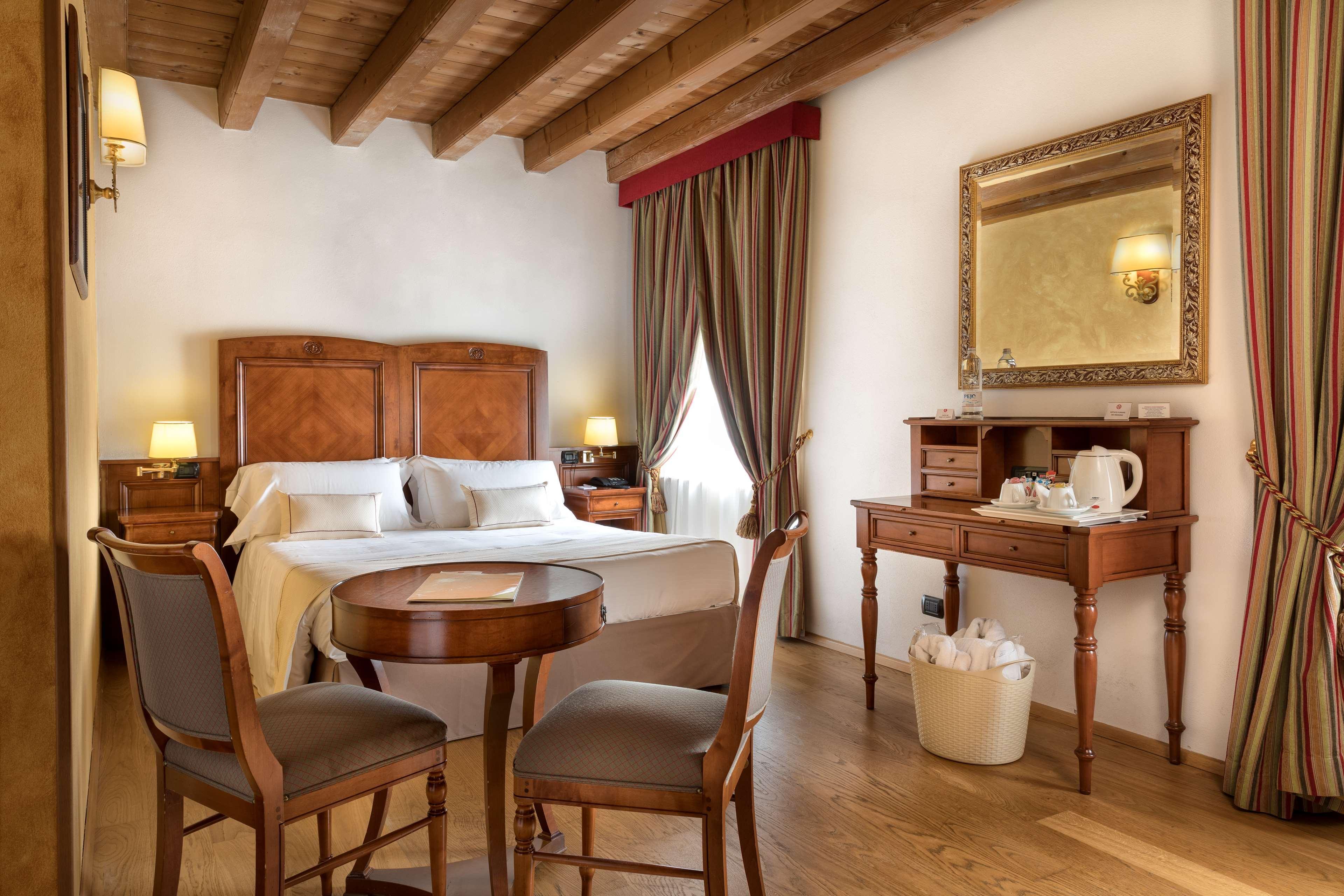Hotel Villa Malaspina Castel d'Azzano Ngoại thất bức ảnh