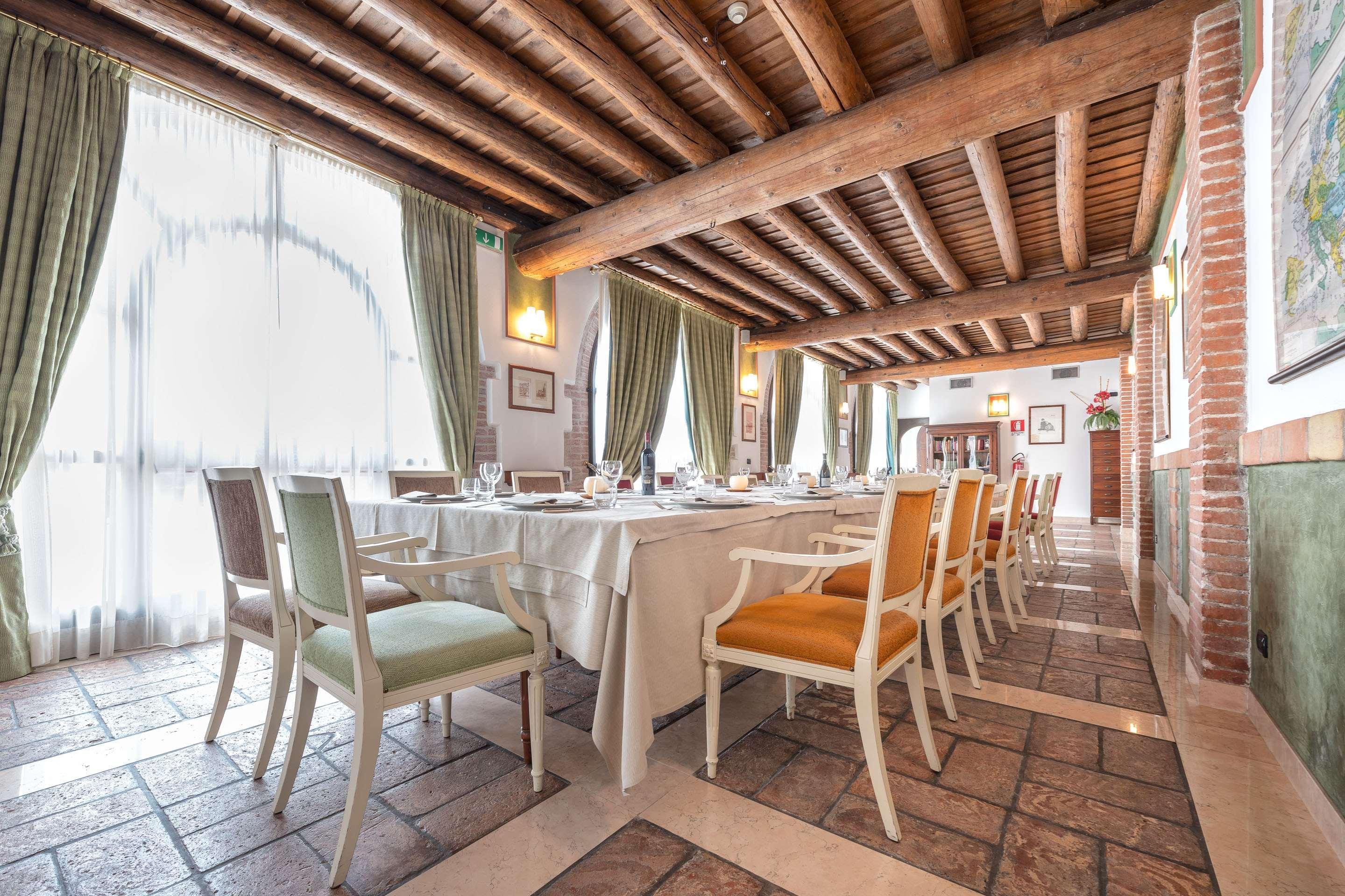 Hotel Villa Malaspina Castel d'Azzano Ngoại thất bức ảnh