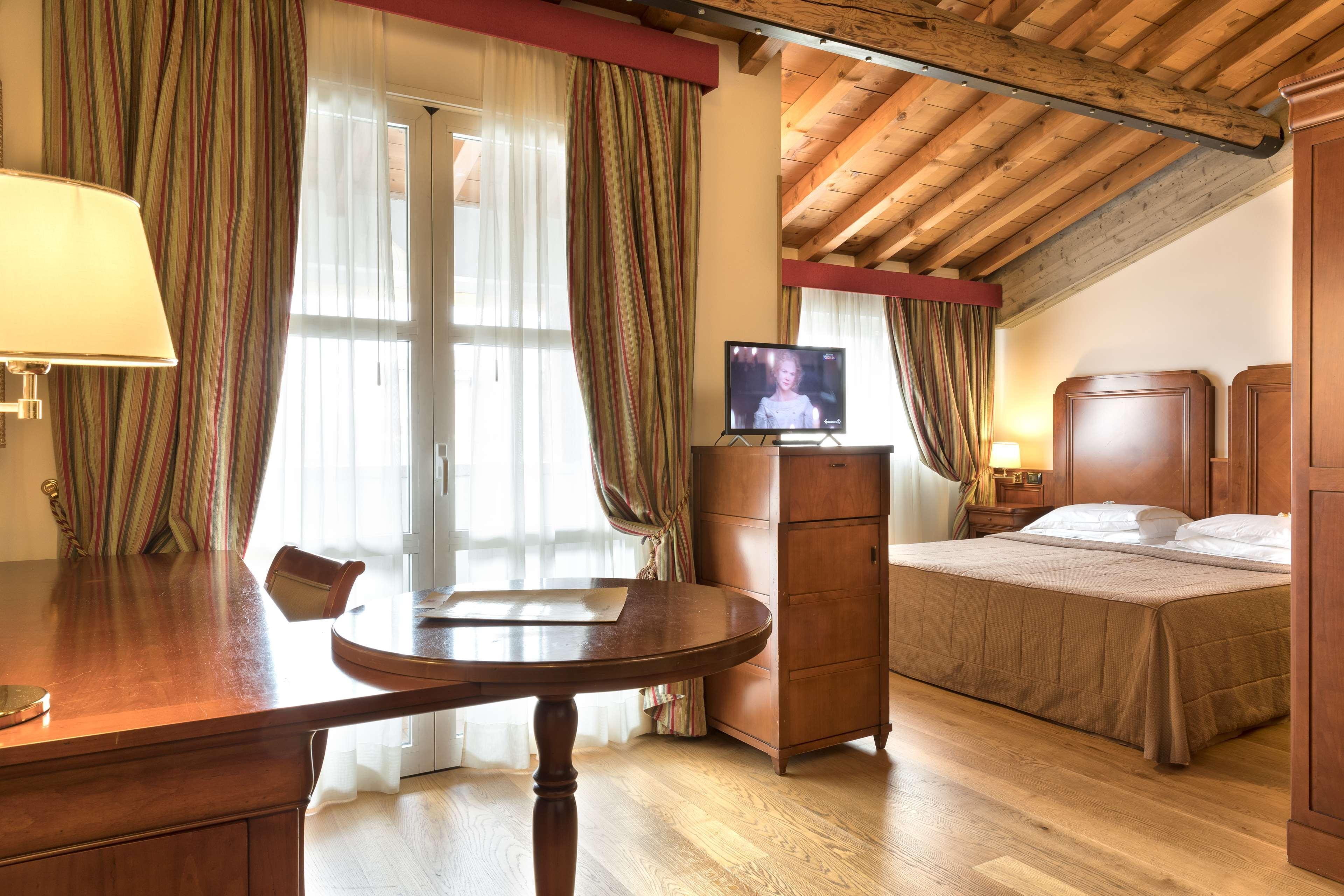 Hotel Villa Malaspina Castel d'Azzano Ngoại thất bức ảnh