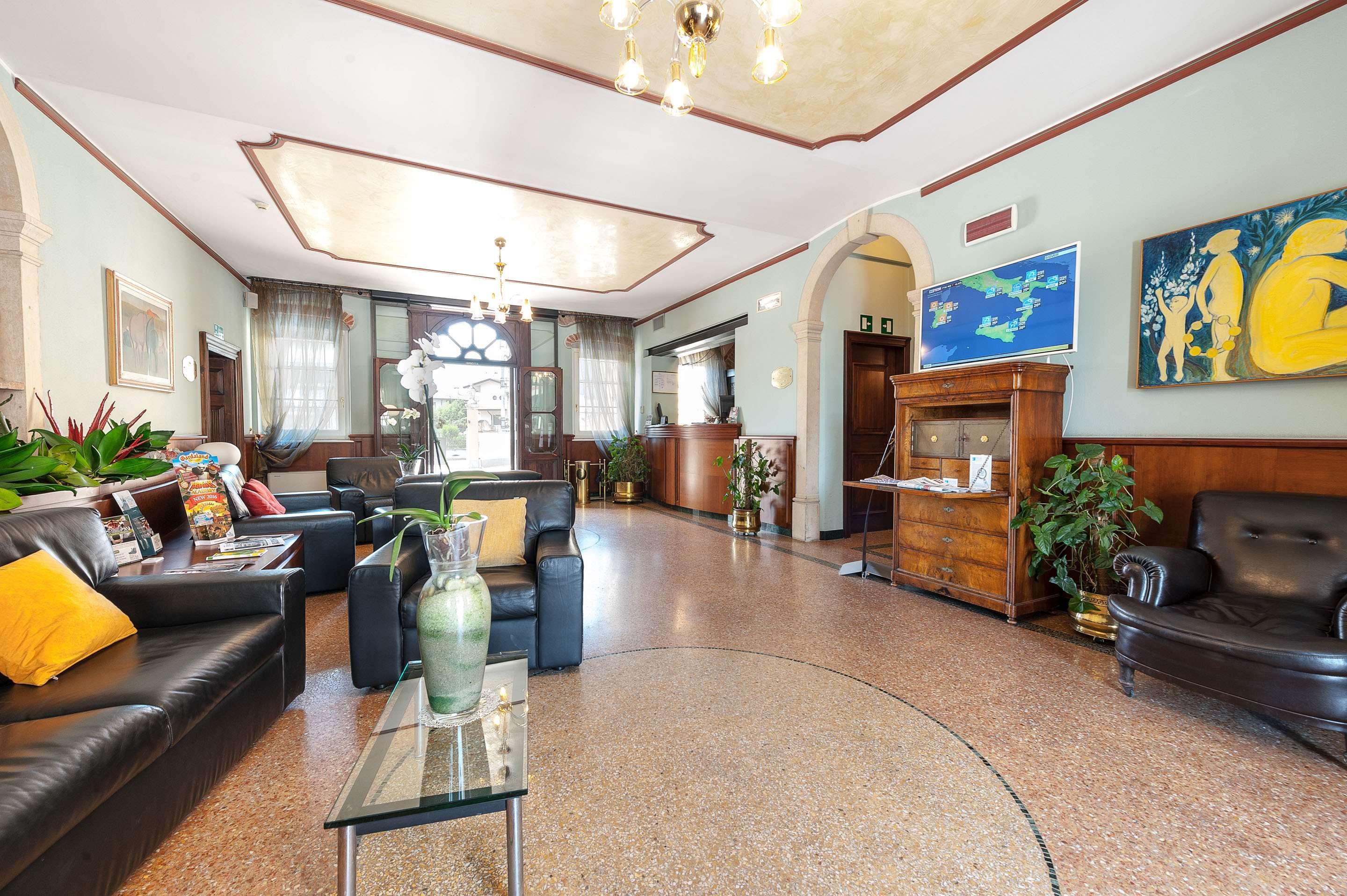 Hotel Villa Malaspina Castel d'Azzano Ngoại thất bức ảnh