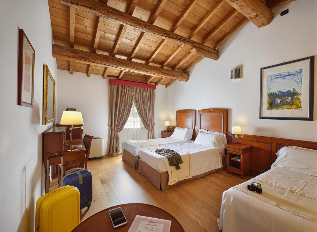 Hotel Villa Malaspina Castel d'Azzano Ngoại thất bức ảnh