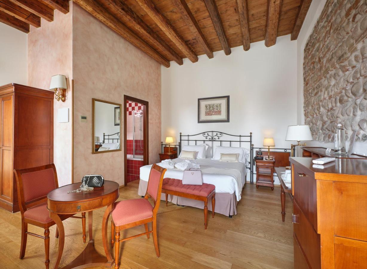 Hotel Villa Malaspina Castel d'Azzano Ngoại thất bức ảnh