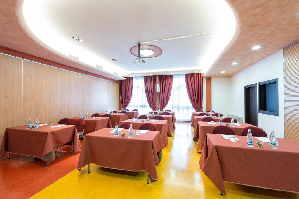 Hotel Villa Malaspina Castel d'Azzano Ngoại thất bức ảnh