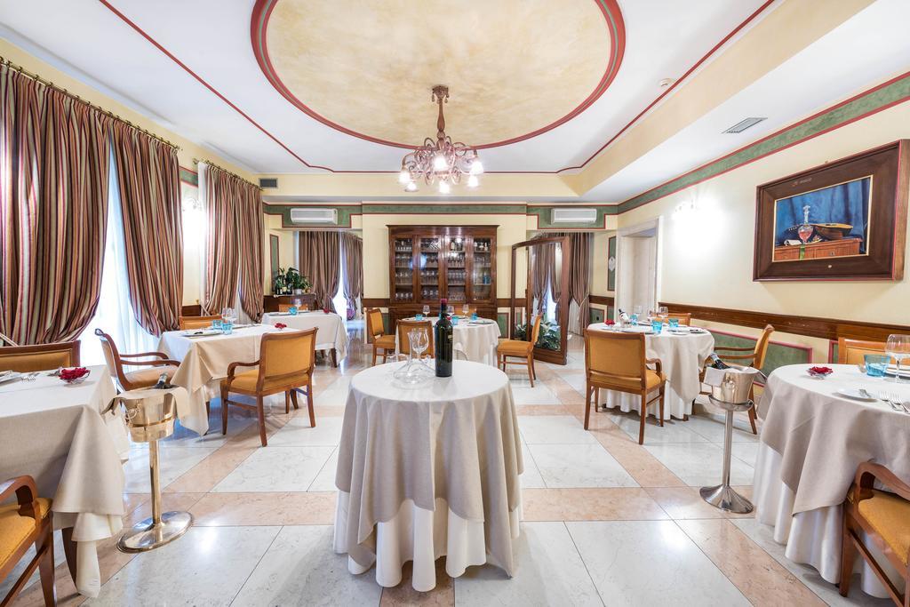 Hotel Villa Malaspina Castel d'Azzano Ngoại thất bức ảnh