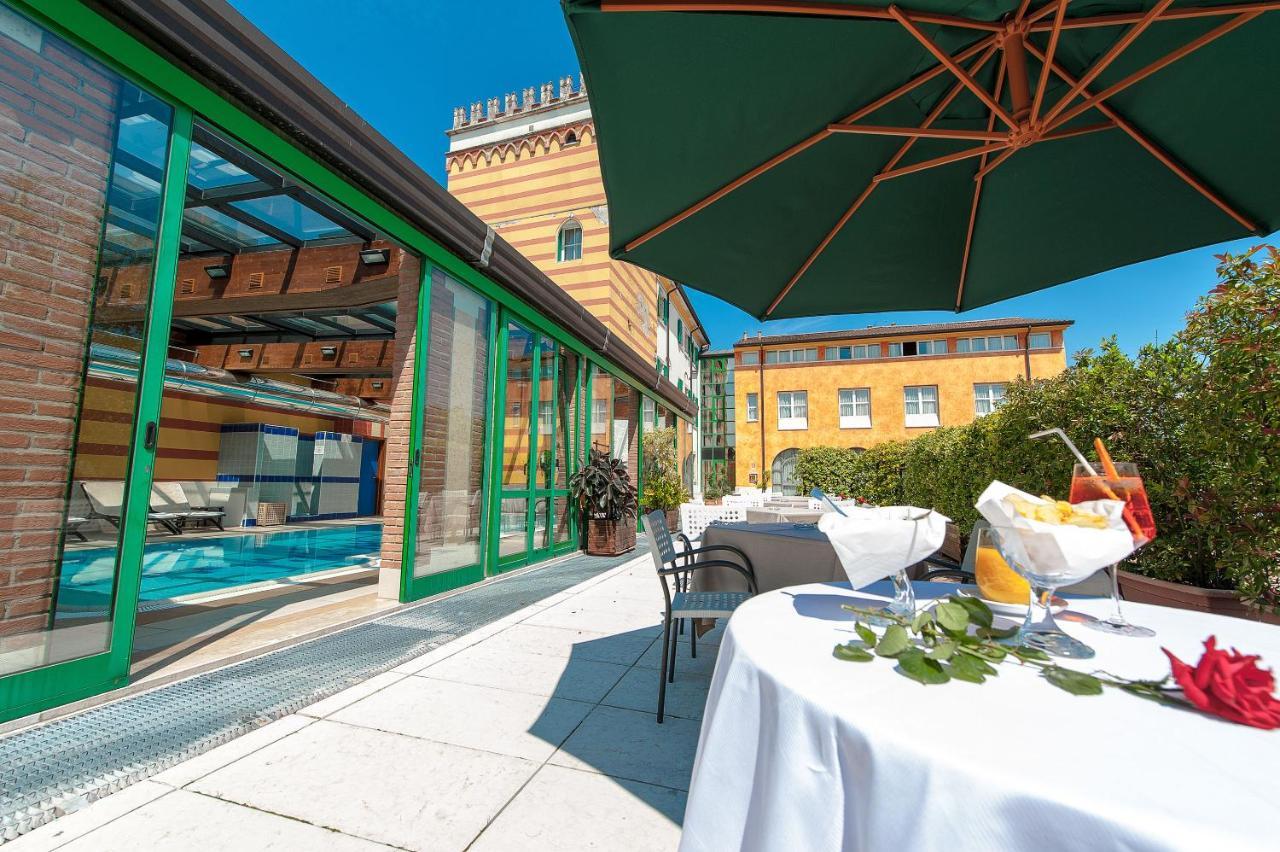 Hotel Villa Malaspina Castel d'Azzano Ngoại thất bức ảnh