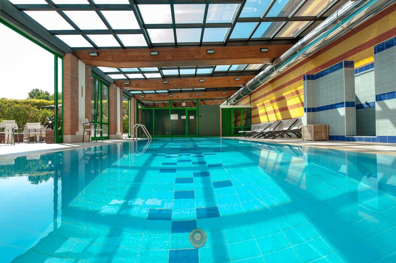 Hotel Villa Malaspina Castel d'Azzano Ngoại thất bức ảnh